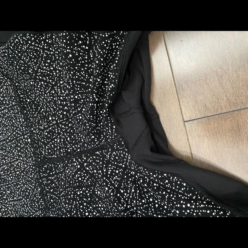 Lululemon leggings - size 8 - Picture 4 of 5